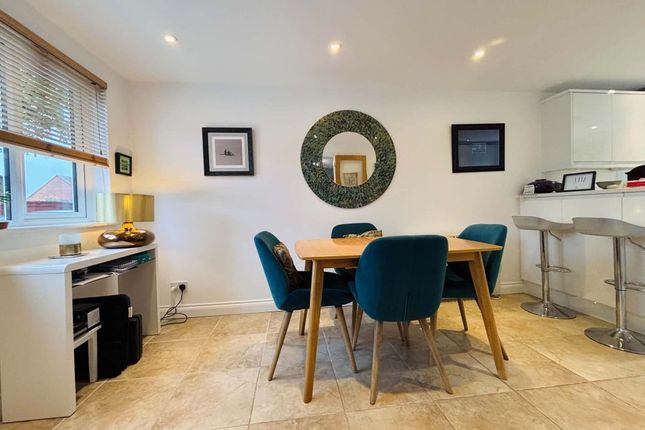 2, THE MEWS, NEWBURY photo 4