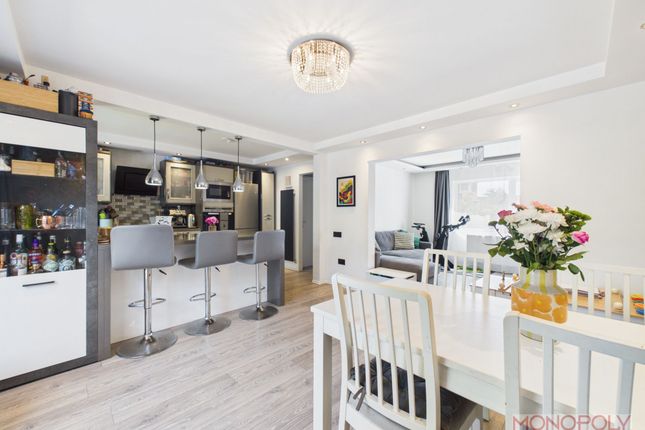 20 Woodlands, Wrexham photo 3
