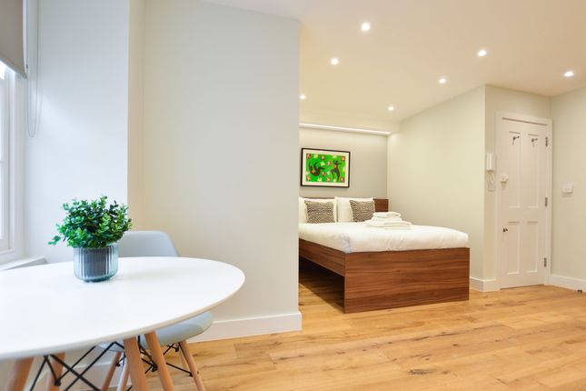 Flat 1, 26 Leinster Square, Bayswater photo 2