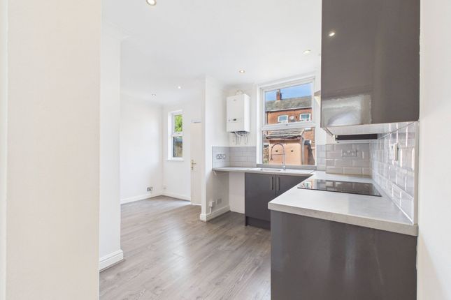 44 Bedford Square, Leigh photo 4