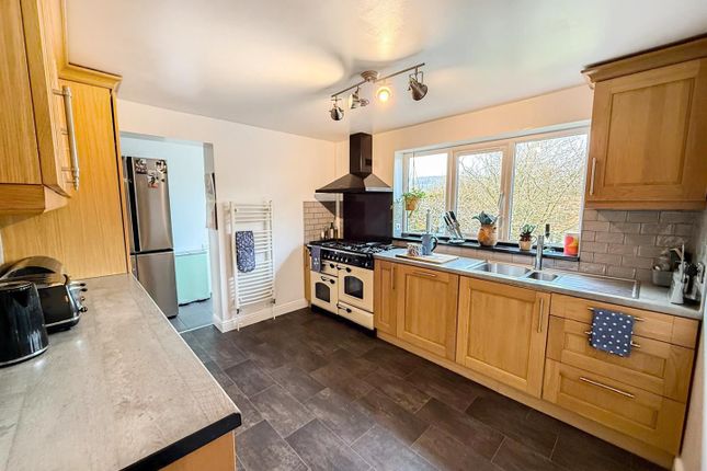 12, Ecclesbourne Drive, Derbyshire photo 4