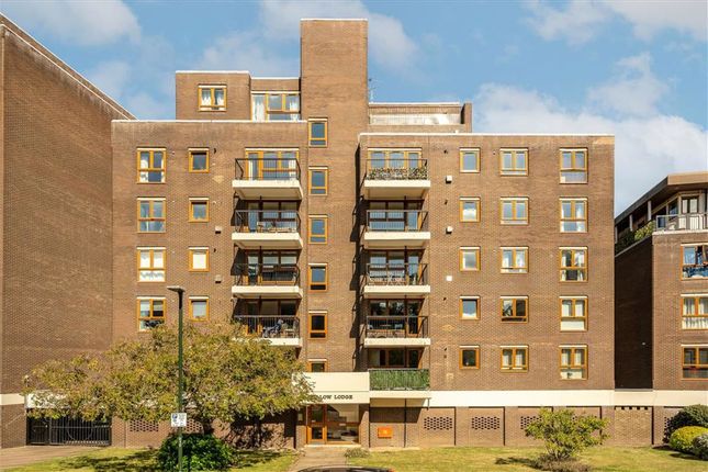 Flat 10, Willow Lodge, 20, Warwick Drive, London photo 2