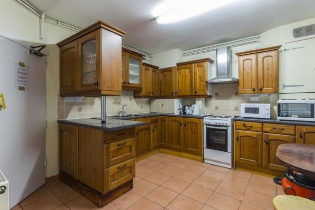 29, Broadway, Pontypridd photo 2