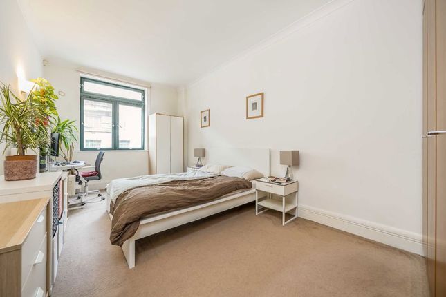 Apartment 408, East Block, Forum Magnum Square, London photo 4