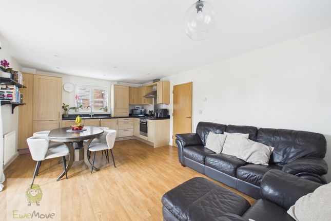 32, GLIMMER WAY, ROCHESTER photo 3