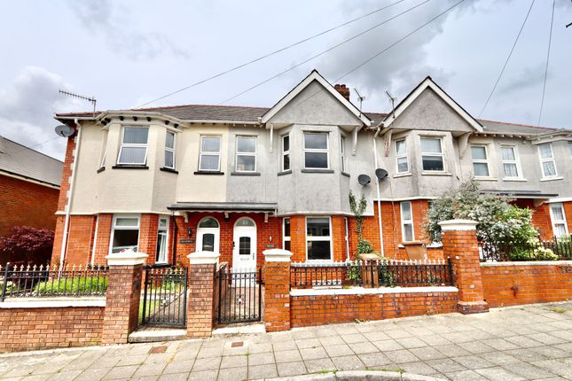 Thumbnail Terraced house for sale in Central Avenue, Oakdale