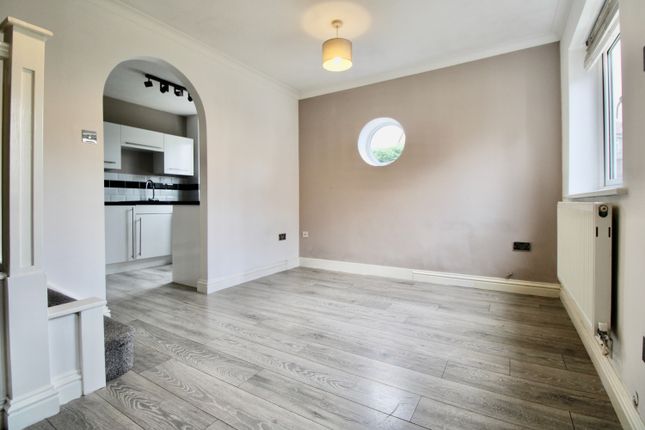 27a, St. Columba Way, Leicester photo 2