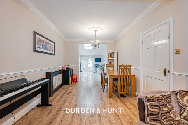 45 Hawthorn Road, Buckhurst Hill photo 4