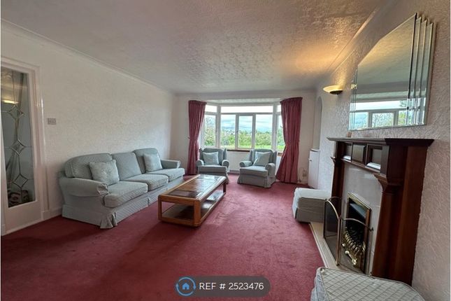 Flat, Broomburn Court Broomburn Drive, Glasgow photo 2
