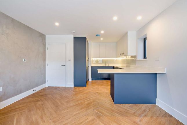 Flat 3 Elderwood Court  250, Bury Street, Ruislip photo 3