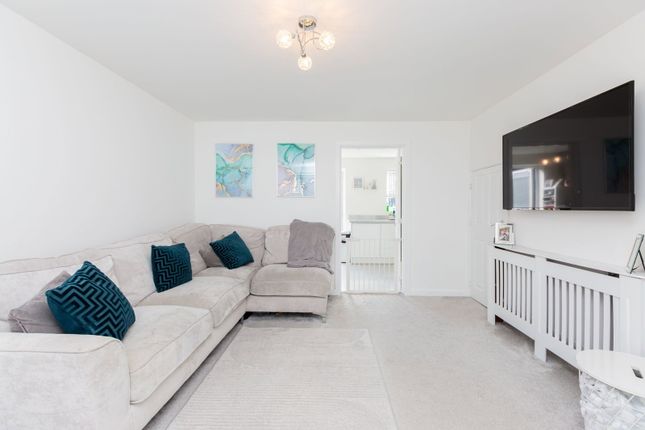 14, Ascot Way, Longbridge photo 3