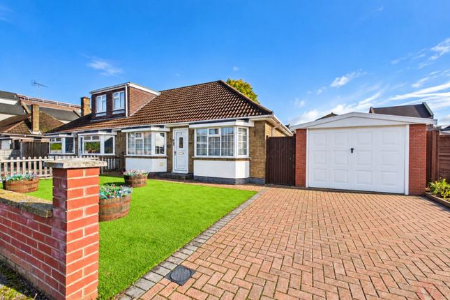2-bed bungalow on Whitehouse Close, Dunstable, £350,000