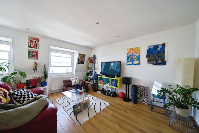 Flat 4 Pedlers Apartments 1c,, Hewison Street, London photo 4