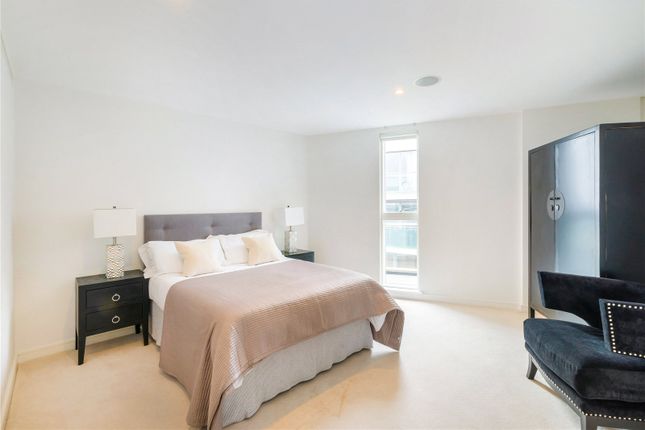 Flat to rent in Moore House, 2 Gatliff Road, London