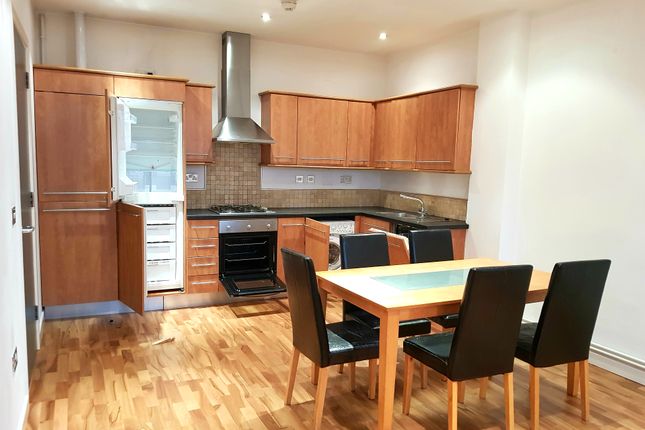 Flat to rent in Somerford Grove, Dalston