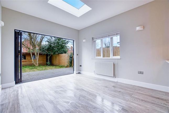 Thumbnail Flat to rent in Larch Road, London
