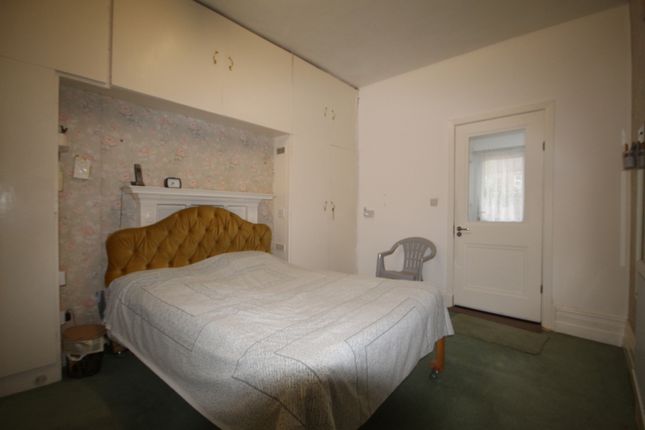 11 Swinderby Road, Wembley photo 4