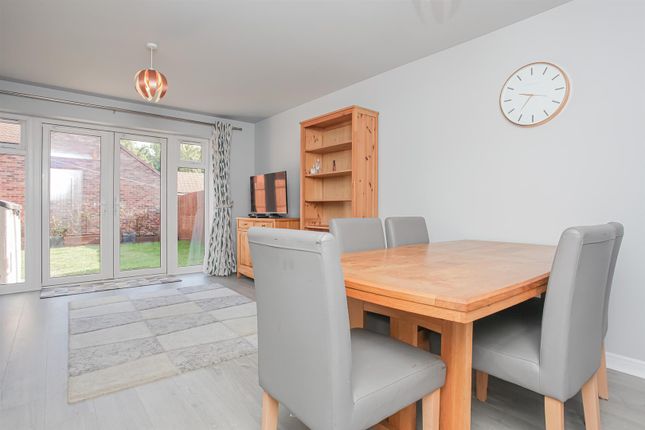 4, Kingside, Wantage photo 3