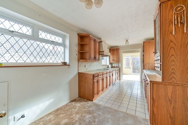 Talbot Avenue, Langley, SL3 8DB, Langley photo 4