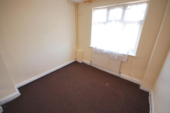 16 THE GRANGE, WEMBLEY photo 4