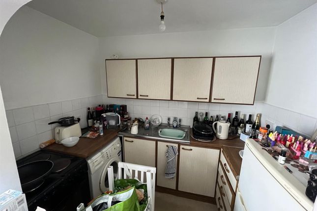 Flat 3, Westover Court, Kings Road West, Swanage photo 2