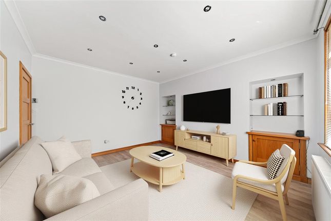 56, Croftfoot Drive, Fauldhouse photo 4