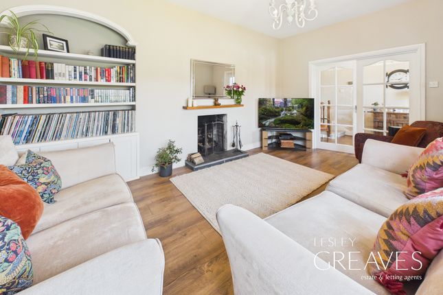 4, Maple Drive, Nottingham photo 4