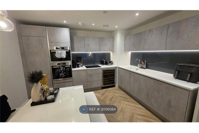 Flat, Chester Road, Manchester photo 3