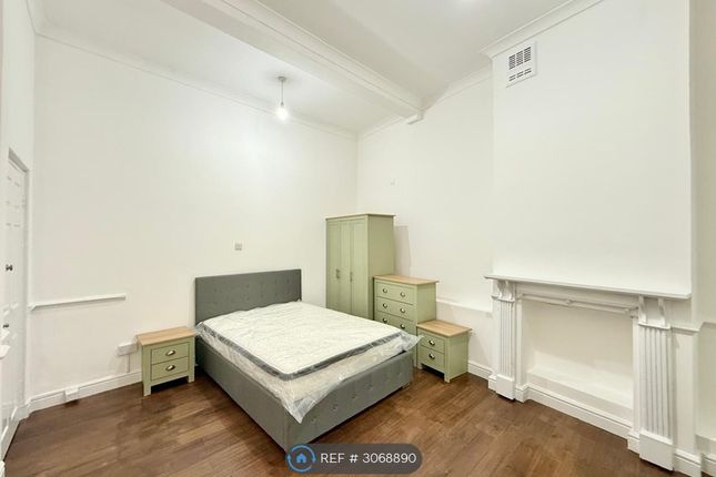 Flat A, Fairfield Street, London photo 2