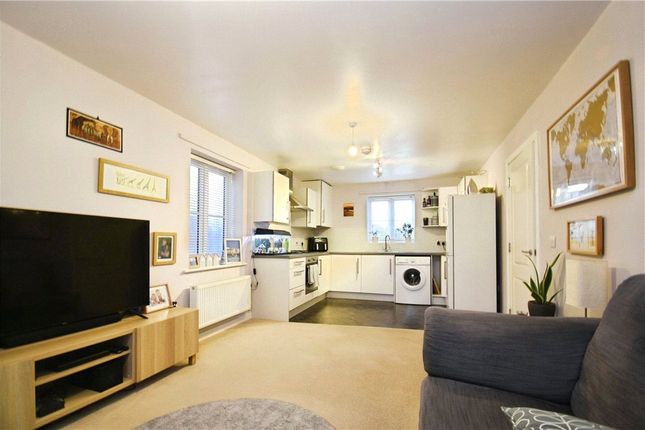 89, Cutforth Way, Hampshire photo 2