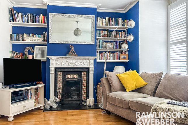 23, Grange Road, West Molesey photo 3