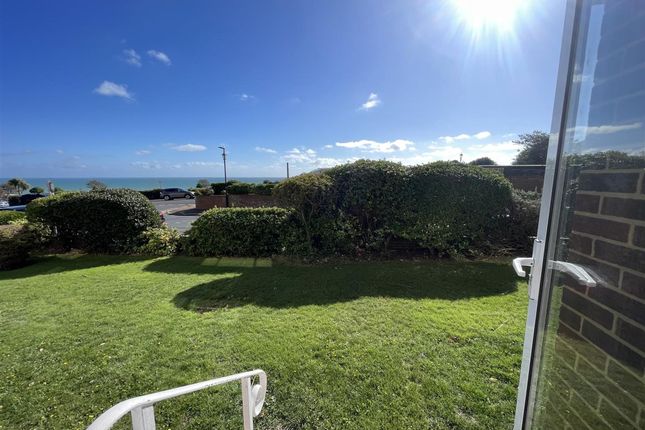Flat 24, Dolphin Court Cliff Road, Eastbourne photo 2