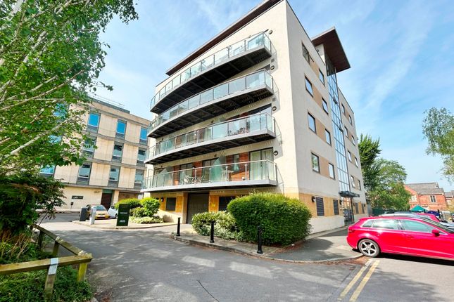 Flat to rent in St James Square, Cheltenham