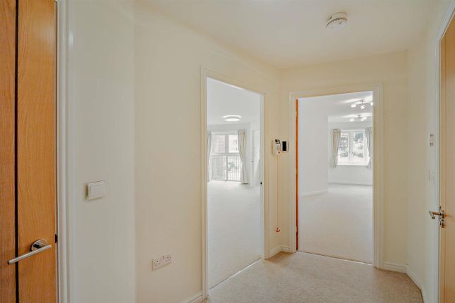 Flat for sale in Roswell Court, Douglas Avenue, Exmouth