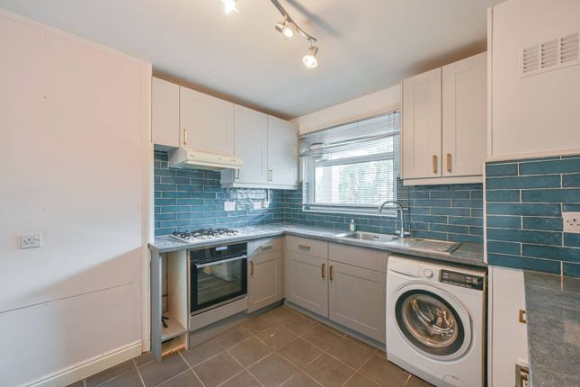 Thumbnail Flat to rent in Abbots Manor, Pimlico, London