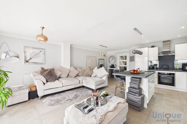 44, Holly Wood Way, Blackpool photo 3