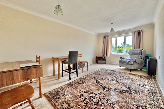 58, Pebble Court, Paignton photo 3