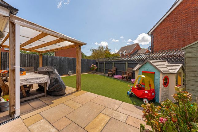 25 Longtown Grove, Newport photo 4