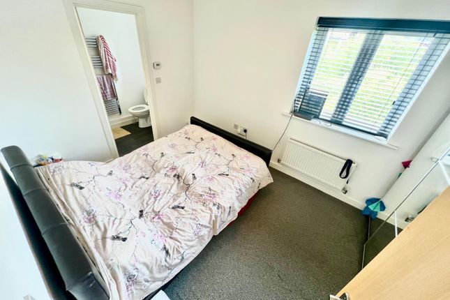 Flat to rent in Old Towcester Road, Northampton