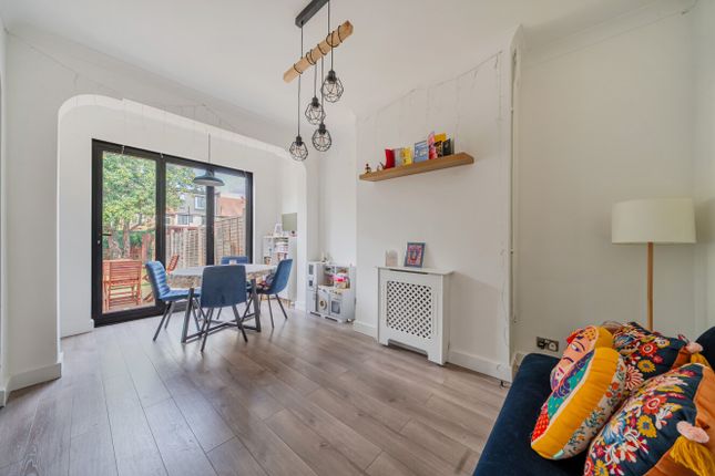 205, Links Road, London photo 3