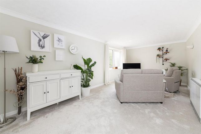 17 Homewell House, KIDLINGTON, Oxon photo 4