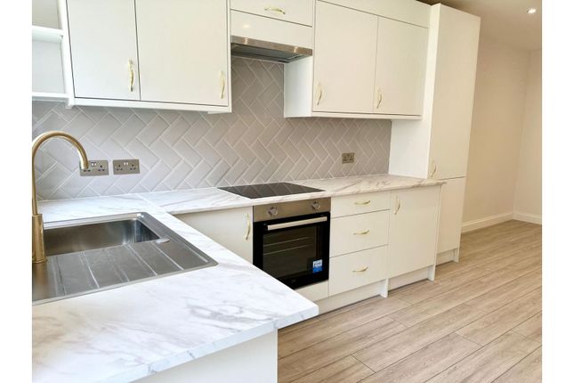 Thumbnail End terrace house to rent in Foxs Path, Mitcham