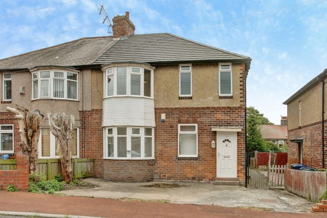 3-bed flat on 25, Castleside Road, Tyne and Wear, £60,000