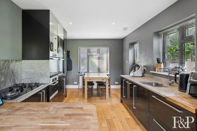 26 Plough Lane, Stoke Poges, Buckinghamshire photo 4