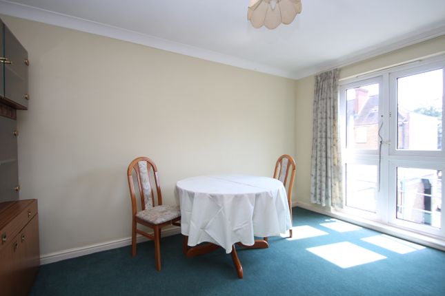 Flat 25, Purley photo 5