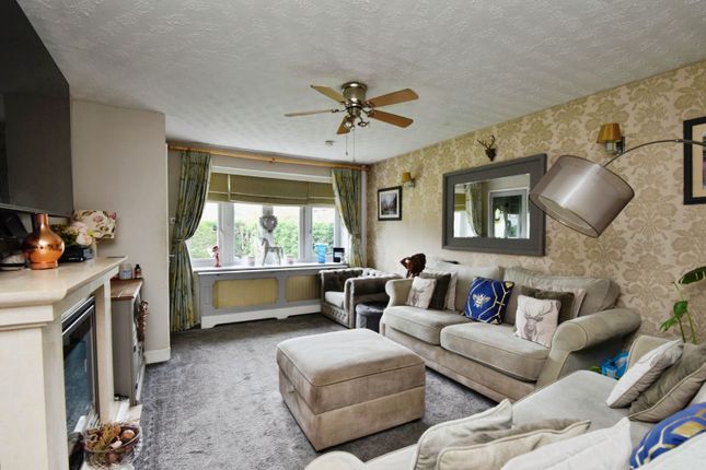 4, Rachel Grove, Stoke-on-Trent photo 2