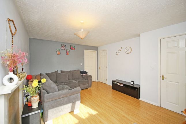 52, Worths Way, Warwickshire photo 2