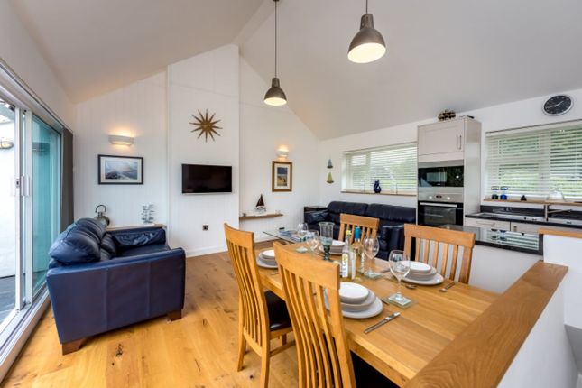 36 Cae Du, Abersoch photo 3