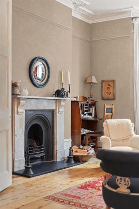Flat 1, 31, Carlingford Road, London photo 4