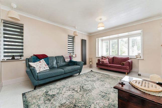 135, Centre Drive, Newmarket photo 3